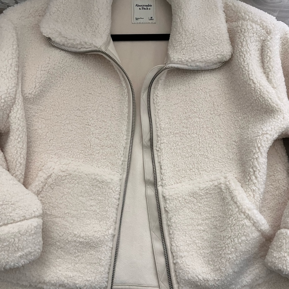 Abercrombie & Fitch Women's Cream Teddy Jacket